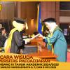 WISUDA UNPAD GEL III TA 2024 - 2025 FAKULTAS EKONOMI DAN BISNIS OLEH DEKAN__00073