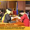 WISUDA UNPAD GEL III TA 2024 - 2025 FAKULTAS EKONOMI DAN BISNIS OLEH DEKAN__00087