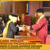 WISUDA UNPAD GEL III TA 2024 - 2025 FAKULTAS EKONOMI DAN BISNIS OLEH DEKAN__00094