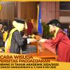 WISUDA UNPAD GEL III TA 2024 - 2025 FAKULTAS EKONOMI DAN BISNIS OLEH DEKAN__00098