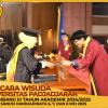 WISUDA UNPAD GEL III TA 2024 - 2025 FAKULTAS EKONOMI DAN BISNIS OLEH DEKAN__00110