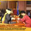 WISUDA UNPAD GEL III TA 2024 - 2025 FAKULTAS EKONOMI DAN BISNIS OLEH DEKAN__00113