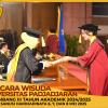 WISUDA UNPAD GEL III TA 2024 - 2025 FAKULTAS EKONOMI DAN BISNIS OLEH DEKAN__00121