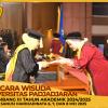 WISUDA UNPAD GEL III TA 2024 - 2025 FAKULTAS EKONOMI DAN BISNIS OLEH DEKAN__00127