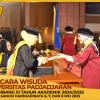 WISUDA UNPAD GEL III TA 2024 - 2025 FAKULTAS EKONOMI DAN BISNIS OLEH DEKAN__00128