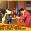 WISUDA UNPAD GEL III TA 2024 - 2025 FAKULTAS EKONOMI DAN BISNIS OLEH DEKAN__00130