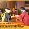 WISUDA UNPAD GEL III TA 2024 - 2025 FAKULTAS EKONOMI DAN BISNIS OLEH DEKAN__00142