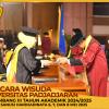 WISUDA UNPAD GEL III TA 2024 - 2025 FAKULTAS EKONOMI DAN BISNIS OLEH DEKAN__00144