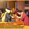 WISUDA UNPAD GEL III TA 2024 - 2025 FAKULTAS EKONOMI DAN BISNIS OLEH DEKAN__00154