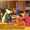 WISUDA UNPAD GEL III TA 2024 - 2025 FAKULTAS EKONOMI DAN BISNIS OLEH DEKAN__00157