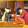 WISUDA UNPAD GEL III TA 2024 - 2025 FAKULTAS EKONOMI DAN BISNIS OLEH DEKAN__00159