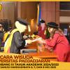 WISUDA UNPAD GEL III TA 2024 - 2025 FAKULTAS EKONOMI DAN BISNIS OLEH DEKAN__00165