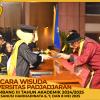 WISUDA UNPAD GEL III TA 2024 - 2025 FAKULTAS EKONOMI DAN BISNIS OLEH DEKAN__00170