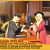WISUDA UNPAD GEL III TA 2024 - 2025 FAKULTAS EKONOMI DAN BISNIS OLEH DEKAN__00185