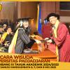 WISUDA UNPAD GEL III TA 2024 - 2025 FAKULTAS ILMU BUDAYA OLEH DEKAN (149)