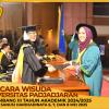 WISUDA UNPAD GEL III TA 2024 - 2025 FAKULTAS ILMU BUDAYA OLEH DEKAN (16)