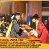 WISUDA UNPAD GEL III TA 2024 - 2025 FAKULTAS ILMU BUDAYA OLEH DEKAN (160)