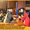 WISUDA UNPAD GEL III TA 2024 - 2025 FAKULTAS ILMU BUDAYA OLEH DEKAN (170)