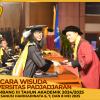 WISUDA UNPAD GEL III TA 2024 - 2025 FAKULTAS ILMU BUDAYA OLEH DEKAN (207)
