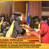 WISUDA UNPAD GEL III TA 2024 - 2025 FAKULTAS ILMU BUDAYA OLEH DEKAN (212)