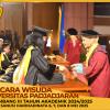 WISUDA UNPAD GEL III TA 2024 - 2025 FAKULTAS ILMU BUDAYA OLEH DEKAN (26)