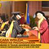 WISUDA UNPAD GEL III TA 2024 - 2025 FAKULTAS ILMU BUDAYA OLEH DEKAN (41)