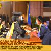 WISUDA UNPAD GEL III TA 2024 - 2025 FAKULTAS ILMU BUDAYA OLEH DEKAN (6)