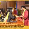 WISUDA UNPAD GEL III TA 2024 - 2025 FAKULTAS ILMU BUDAYA OLEH DEKAN (69)