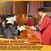 WISUDA UNPAD GEL III TA 2024 - 2025 FAKULTAS TEKNIK GEOLOGI OLEH DEKAN (27)