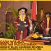 WISUDA UNPAD GEL III TA 2024-2025 FAKULTAS EKONOMI DAN BISNIS OLEH REKTOR__ (116)