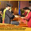 WISUDA UNPAD GEL III TA 2024-2025 FAKULTAS KEDOKTERAN OLEH DEKAN (129)