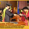 WISUDA UNPAD GEL III TA 2024-2025 FAKULTAS KEDOKTERAN OLEH DEKAN (135)