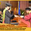 WISUDA UNPAD GEL III TA 2024-2025 FAKULTAS KEDOKTERAN OLEH DEKAN (152)