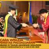 WISUDA UNPAD GEL III TA 2024-2025 FAKULTAS KEDOKTERAN OLEH DEKAN (156)