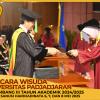 WISUDA UNPAD GEL III TA 2024-2025 FAKULTAS KEDOKTERAN OLEH DEKAN (161)