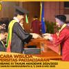 WISUDA UNPAD GEL III TA 2024-2025 FAKULTAS KEDOKTERAN OLEH DEKAN (167)
