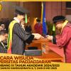 WISUDA UNPAD GEL III TA 2024-2025 FAKULTAS KEDOKTERAN OLEH DEKAN (168)