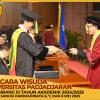 WISUDA UNPAD GEL III TA 2024-2025 FAKULTAS KEDOKTERAN OLEH DEKAN (170)