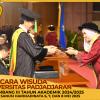 WISUDA UNPAD GEL III TA 2024-2025 FAKULTAS KEDOKTERAN OLEH DEKAN (171)