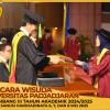 WISUDA UNPAD GEL III TA 2024-2025 FAKULTAS KEDOKTERAN OLEH DEKAN (200)