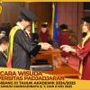 WISUDA UNPAD GEL III TA 2024-2025 FAKULTAS KEDOKTERAN OLEH DEKAN (205)