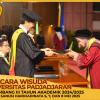 WISUDA UNPAD GEL III TA 2024-2025 FAKULTAS KEDOKTERAN OLEH DEKAN (210)