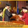 WISUDA UNPAD GEL III TA 2024-2025 FAKULTAS KEDOKTERAN OLEH DEKAN (215)