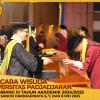 WISUDA UNPAD GEL III TA 2024-2025 FAKULTAS MATEMATIKA DAN ILMU PENGETAHUAN ALAM OLEH DEKAN (157)