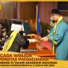 WISUDA UNPAD GEL III TA 2024-2025 FAKULTAS FARMASI OLEH DEKAN(020)