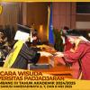 WISUDA UNPAD GEL III TA 2024-2025 FAKULTAS FARMASI OLEH DEKAN(036)