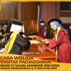 WISUDA UNPAD GEL III TA 2024-2025 FAKULTAS FARMASI OLEH DEKAN(073)