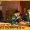 WISUDA UNPAD GEL III TA 2024-2025 FAKULTAS ILMU KOMUNIKASI OLEH REKTOR(016)