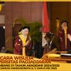 WISUDA UNPAD GEL III TA 2024-2025 FAKULTAS ILMU KOMUNIKASI OLEH REKTOR(096)