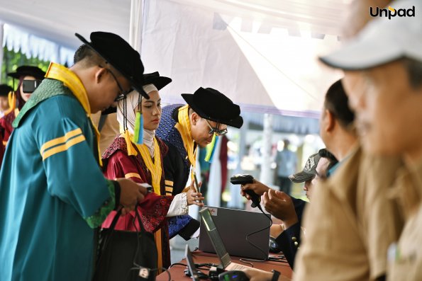 WISUDA UNPAD GEL III TA 2025-2026 (23)